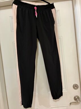 Lululemon Dance Studio/Joggers Black w/pink Size 10 Excellent Condition